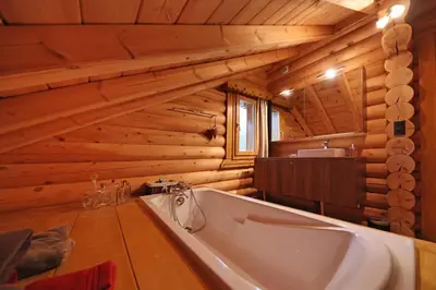 Salle de bains dans l'établissement Chalet Le Petit Pré