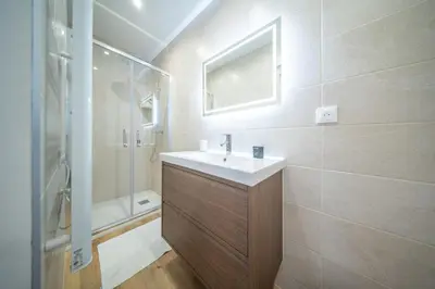 Salle de bains dans l'établissement Frontiere Suites 4 Saint-Louis Proche Bale