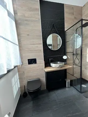 Salle de bains dans l'établissement Studio Sylvinite