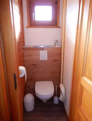 Salle de bains dans l'établissement Chalet des FURETS
