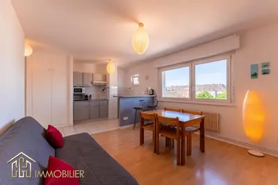 Cuisine ou kitchenette dans l'établissement Appartement L'Orient - Parking