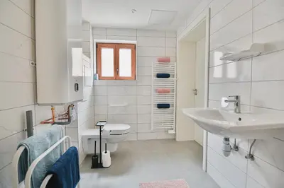 Salle de bains dans l'établissement APPARTEMENT JANGO - Au Calme des Vignes - Parking privatif & Animaux Bienvenus