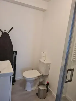 Salle de bains dans l'établissement La planque du 1er