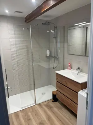 Salle de bains dans l'établissement Appartement T3 Duplex centre ville