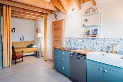 Cuisine ou kitchenette dans l'établissement Appartement - Atelier Ayurvédique - Aline et Oliver