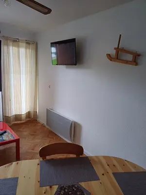 Télévision ou salle de divertissement dans l'établissement Appartement à louer mon petit bonheur pour deux personnes