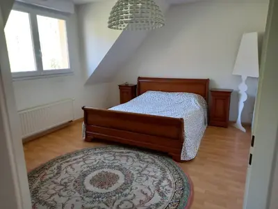 Un ou plusieurs lits dans un hébergement de l'établissement Le panorama - Appartement meublé 5 pièces cuisine salle de bain