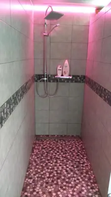 Salle de bains dans l'établissement Chalet spa sauna hammam la jonquille