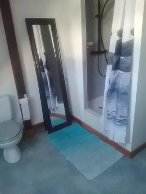 Salle de bains dans l'établissement M1Couronne