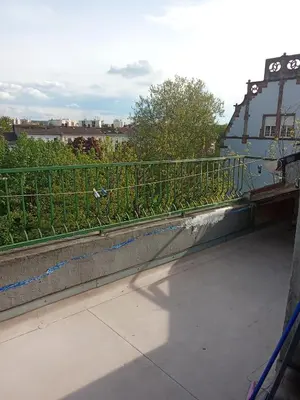 Balcon ou terrasse dans l'établissement Privat Zimmer in einer Wohnung zu vermieten
