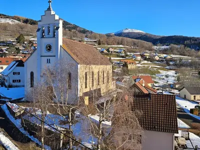 Vue générale sur la montagne ou vue sur la montagne depuis la maison de vacances