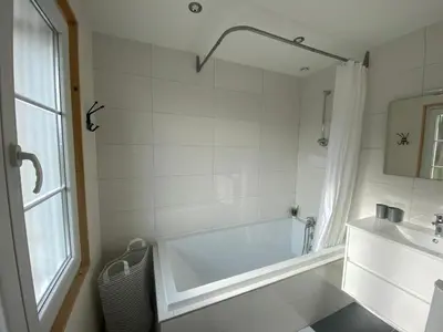 Salle de bains dans l'établissement Maison de ville - Parking privé