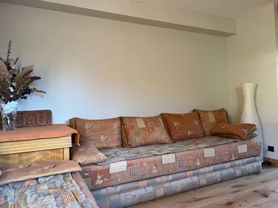 Coin salon dans l'établissement Superbe Chalet refait à neuf, idéal famille, Sportifs 2 nuits minimum