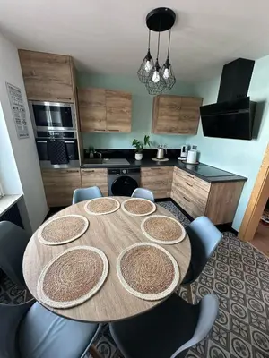 Cuisine ou kitchenette dans l'établissement Bel appartement F4 dans une maisons 6 a personnes