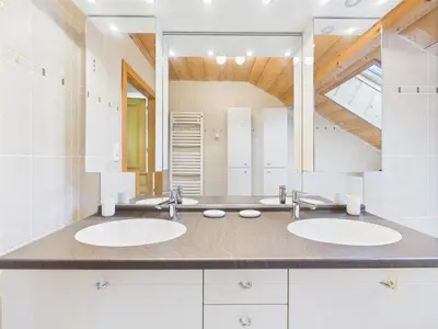 Salle de bains dans l'établissement Chalet METCY 12 pers, Jacuzzi, 8km Gerardmer