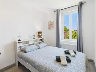 Un ou plusieurs lits dans un hébergement de l'établissement Cocon Blanca- 1er étage prox centre Mulhouse