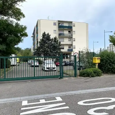 Superb studio with free parking on site