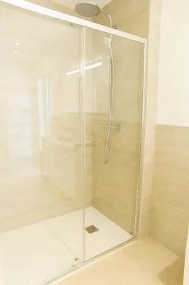 Salle de bains dans l'établissement Superbe maison au calme avec stationnement gratuit