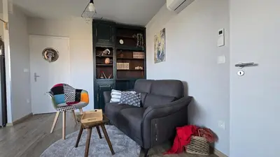 Coin salon dans l'établissement Côté Châteaux au Centre Alsace