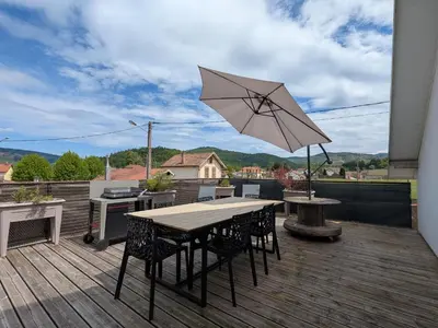 Balcon ou terrasse dans l'établissement Gîte lumineux pour 2 personnes dans les Hautes-Vosges - FR-1-589-811