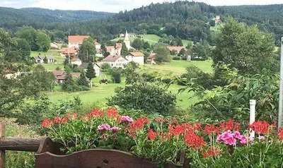 Vue générale sur la montagne ou vue sur la montagne depuis le chalet