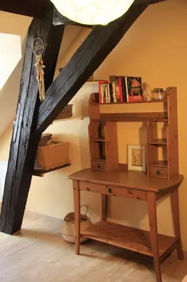 Bibliothèque dans l'appartement
