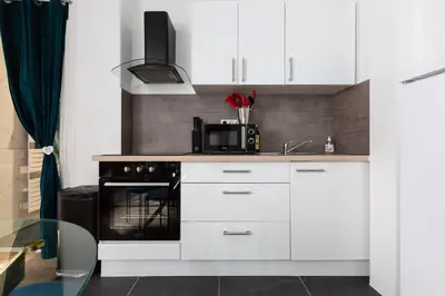 Cuisine ou kitchenette dans l'établissement Two room apartment - centre historique