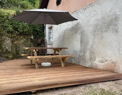 Terrasse ou espace extérieur de l'établissement Gite du théâtre de verdure