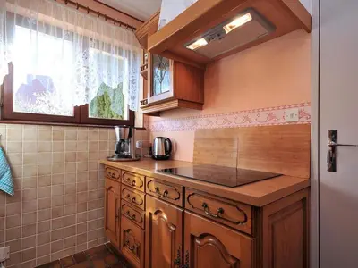 Cuisine ou kitchenette dans l'établissement Charmant gîte à Riquewihr avec jardin et parking privé - FR-1-744-45