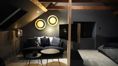 Coin salon dans l'établissement Studio Balneo, Ciel étoilé, Escapade Cosy