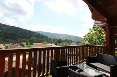 Vue générale sur la montagne ou vue sur la montagne depuis le chalet