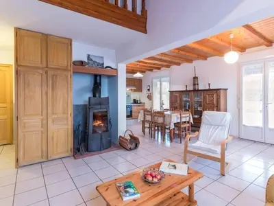 Coin salon dans l'établissement Maison calme avec sauna et vue Vosges - FR-1-583-453