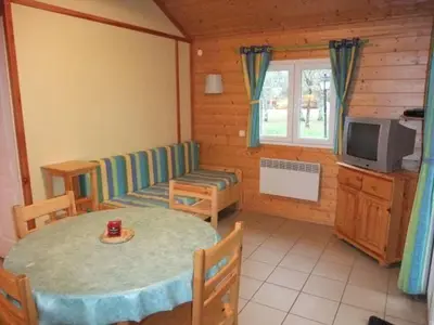 Cuisine ou kitchenette dans l'établissement Chalet Edelweiss au cœur de la nature vosgienne - FR-1-583-441