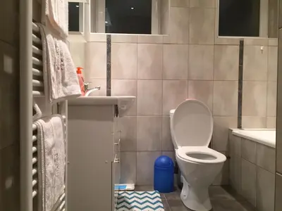 Salle de bains dans l'établissement Rochire Location 2