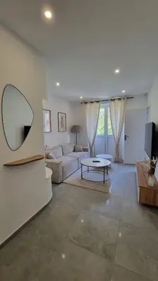 Télévision ou salle de divertissement dans l'établissement La perle du Lion