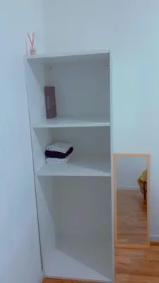 Bibliothèque dans l'appartement