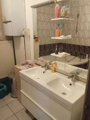 Salle de bains dans l'établissement Chambre Zimmer Room