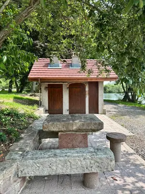 Jardin de l'établissement La Ramure - Tiny chalet et sauna privatif, vue lac et pêche en famille