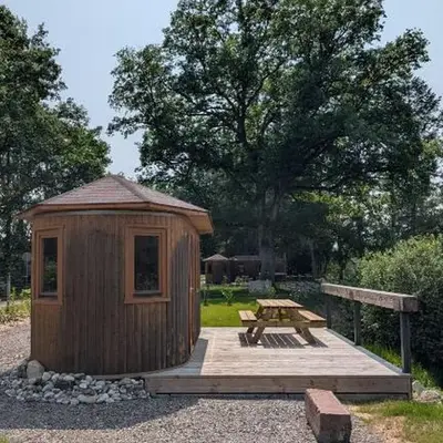 Le Gland - Cabane isolée au bord de l'eau & pêche