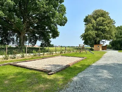 Jardin de l'établissement L'Écorce & le Tanin - 2 cabanes cosy pour 4, pêche