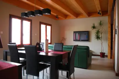 Télévision ou salle de divertissement dans l'établissement la grange
