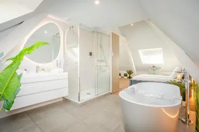 Salle de bains dans l'établissement Up, Proche Basel, Loft Sous Combles & Vue