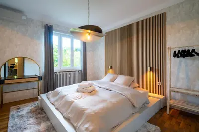 Un ou plusieurs lits dans un hébergement de l'établissement Apartment 2 Bedrooms & Terrace - Fully Air-Conditioned - King Size Beds