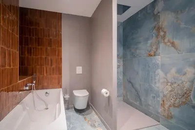 Salle de bains dans l'établissement Apartment 2 Bedrooms & Terrace - Fully Air-Conditioned - King Size Beds