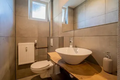 Salle de bains dans l'établissement Apartment 2 Bedrooms & Terrace - Fully Air-Conditioned - King Size Beds
