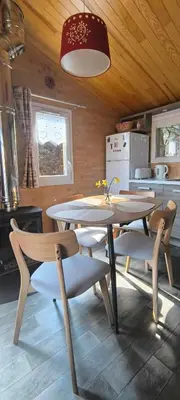 Cuisine ou kitchenette dans l'établissement Le petit chalet des Vosges proche Gerardmer