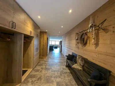 Plan de l'établissement Gîte authentique à la montagne pour 10 pers. avec spa - FR-1-589-830