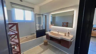 Salle de bains dans l'établissement La Villa de la Lauch 3 étoiles - Issenheim Route des vins