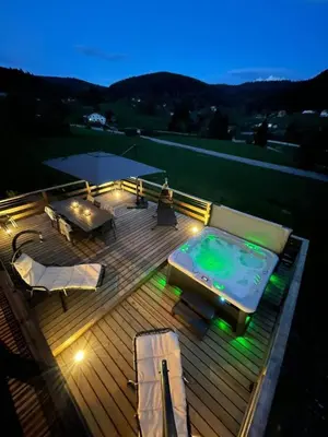 Vue générale sur la montagne ou vue sur la montagne depuis le chalet