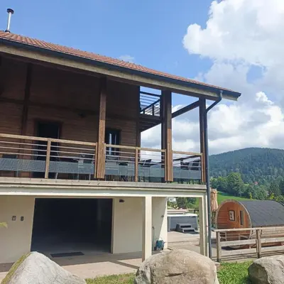 Vue générale sur la montagne ou vue sur la montagne depuis le chalet